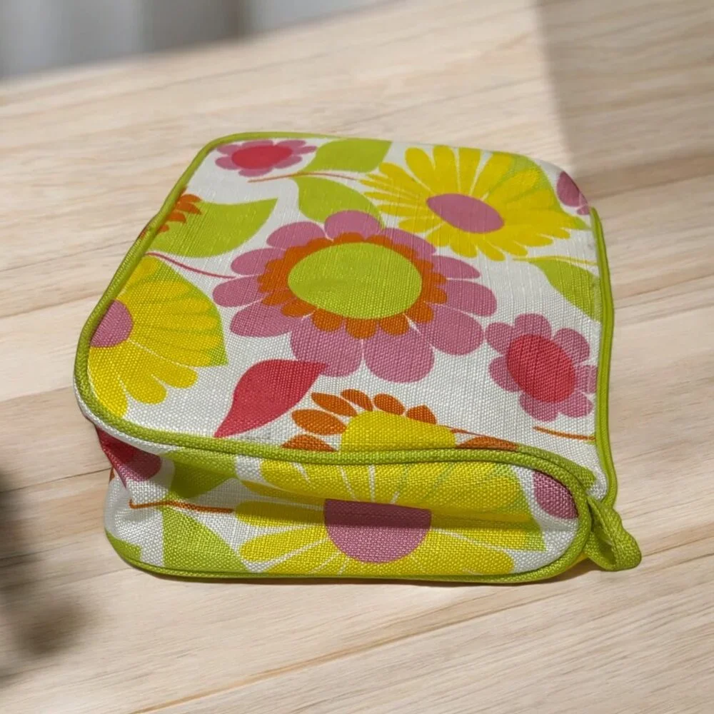 Clinique Floral Cosmetic Bag Makeup Holder Zipper Pouch Carrier Multicolored - Picture 7 of 10
